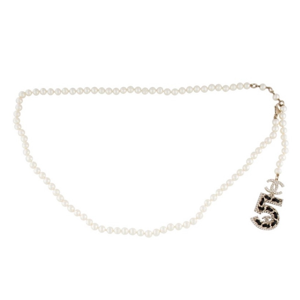 CHANEL White Pearl Belt with Charms